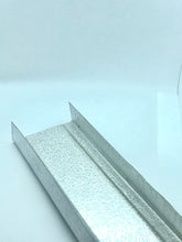 Cargar imagen en el visor de la galería, Canal de Amarre 6.35cm X 3.05m Cal 26